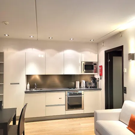 列维戈尔德贝斯特韦斯特公寓 * 列维