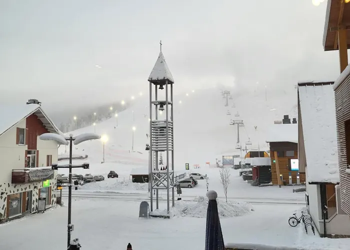 Апартаменты Gold Леви